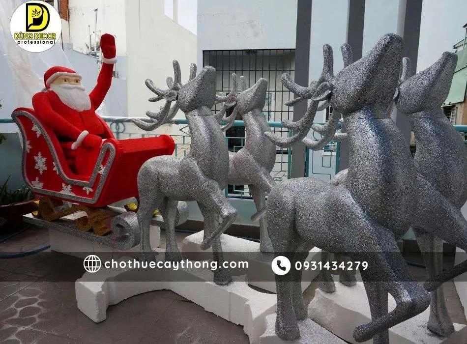 Hình ảnh Santa ngồi xe ( Phủ nhung)